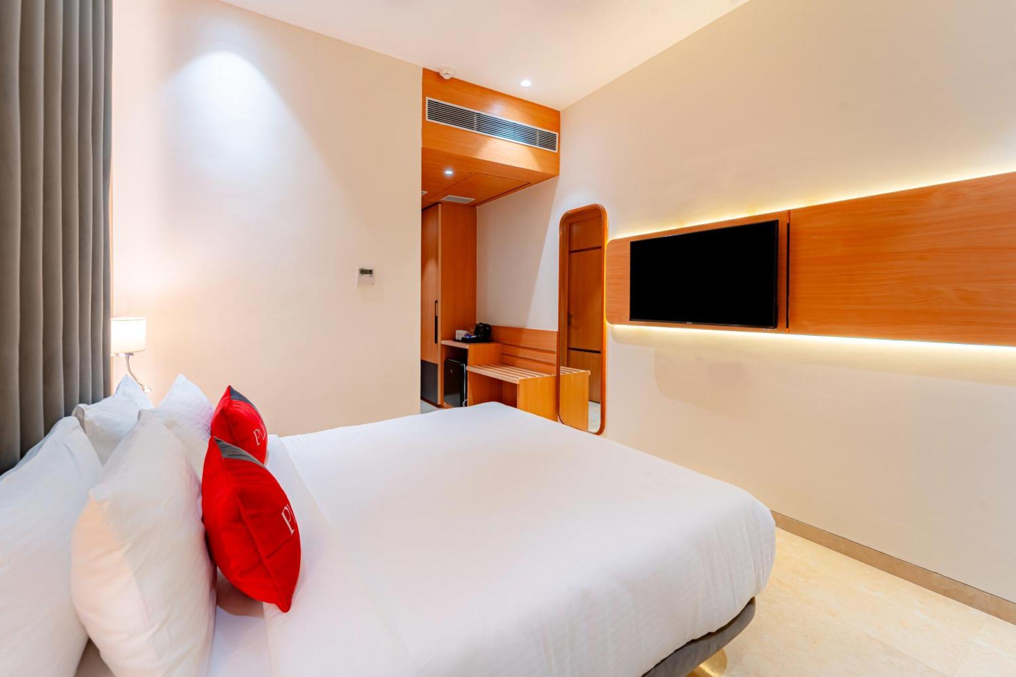 Playsales Scarlet Vijay Nagar Indore Exterior foto